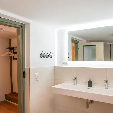 Living Timeless- Black Forest Moments Daire *